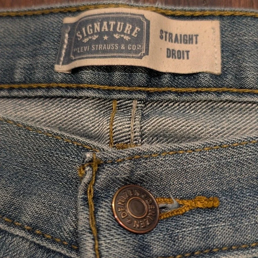 Levi Strauss Signature Jeans Mens 34x32 Blue Straight Leg Distressed Denim Pants
